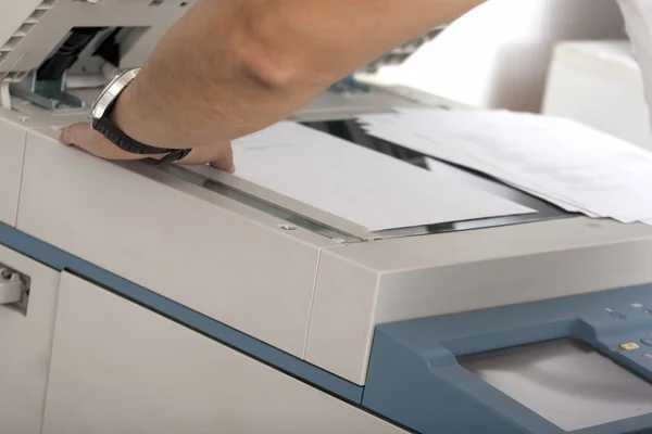 Alquiler de Fotocopiadora en Medellín: Cálculo Real de Costos 2026 mantenimiento de fotocopiadora